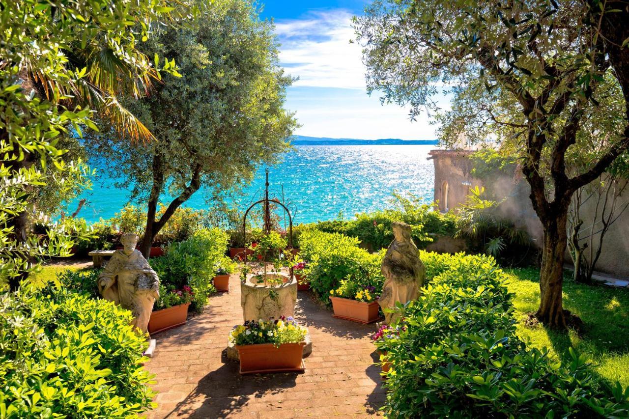 Free Parking - Blue Apartment Vicino Al Centro Sirmione Zewnętrze zdjęcie