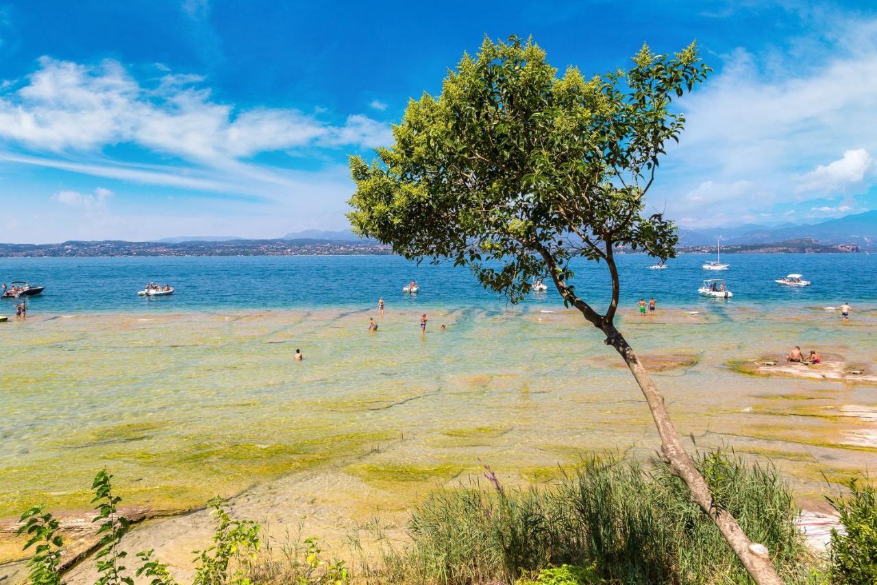 Free Parking - Blue Apartment Vicino Al Centro Sirmione Zewnętrze zdjęcie